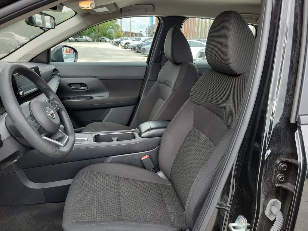 2025 Nissan Kicks S