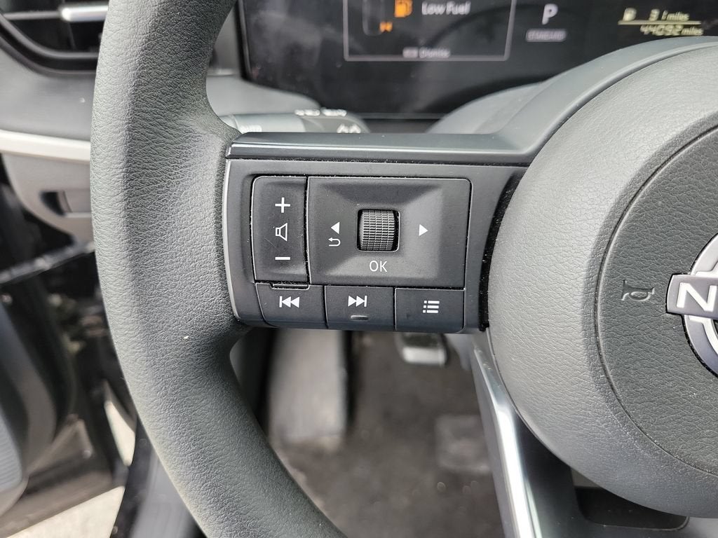 2025 Nissan Kicks S