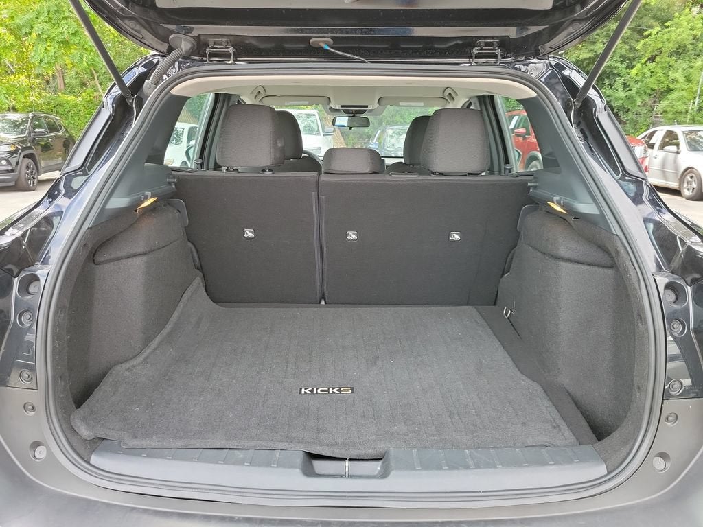 2025 Nissan Kicks S