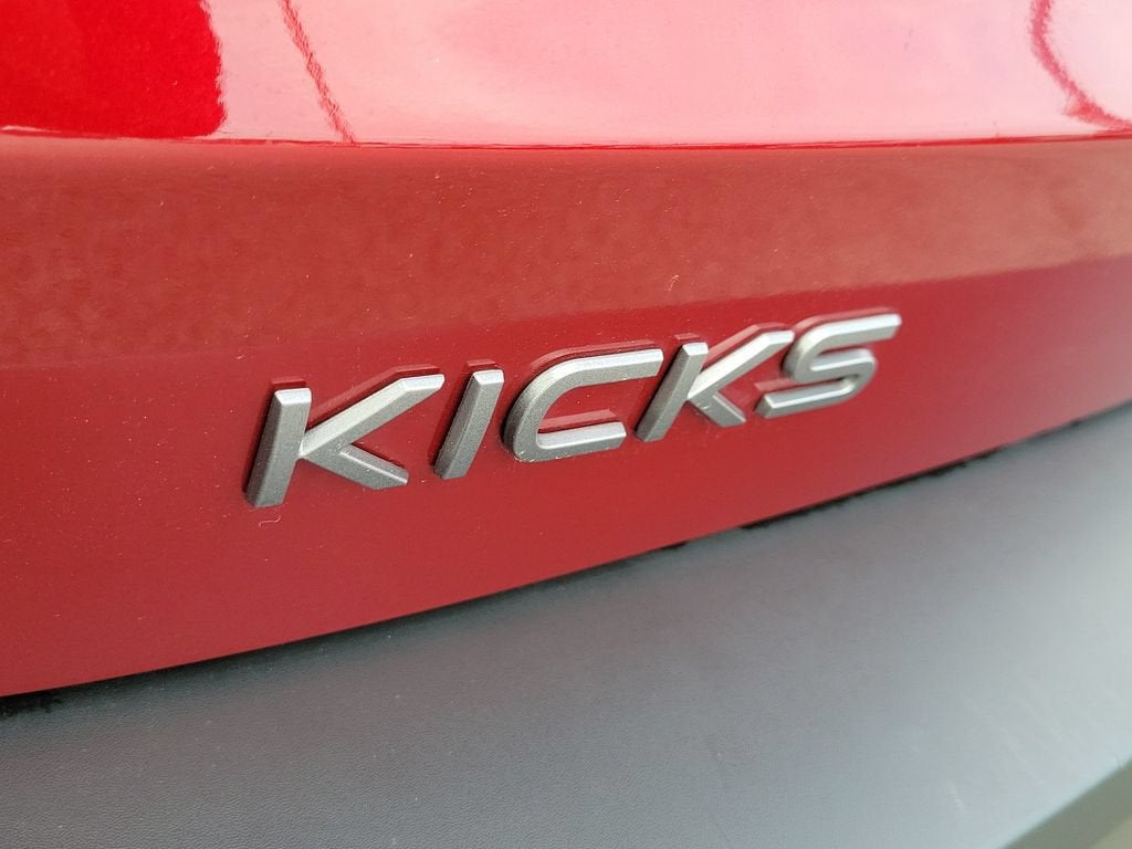 2025 Nissan Kicks SV