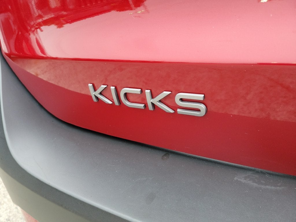 2025 Nissan Kicks SV