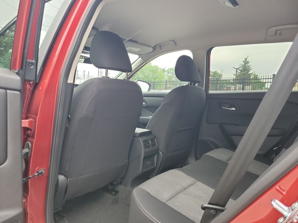 2025 Nissan Rogue SV