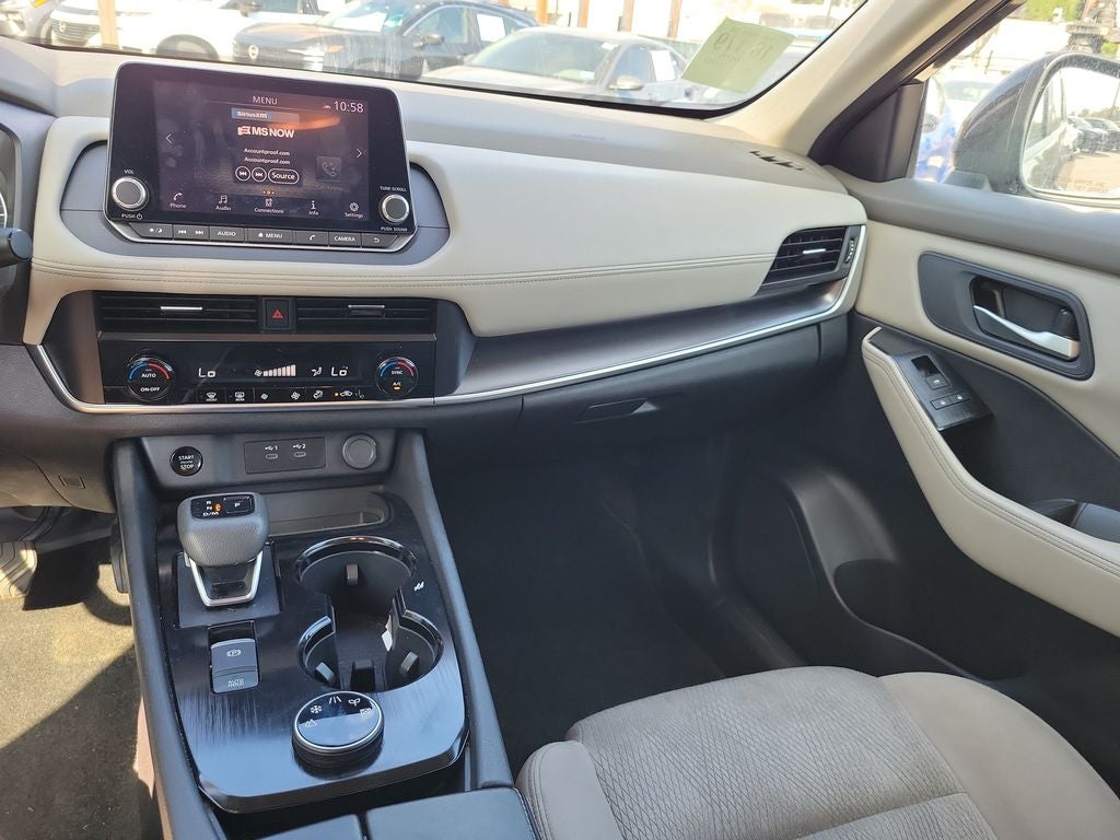 2025 Nissan Rogue SV