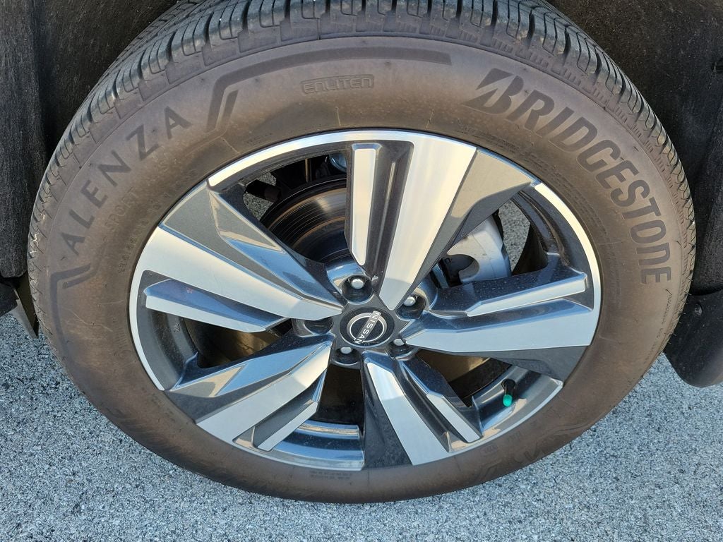 2025 Nissan Rogue SL
