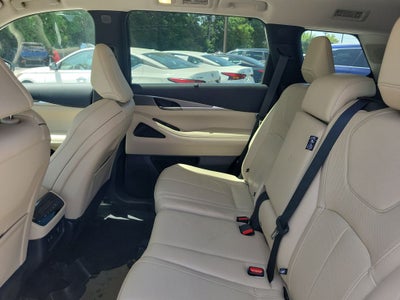 2023 INFINITI QX60 LUXE