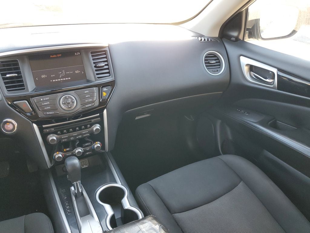 2020 Nissan Pathfinder SV