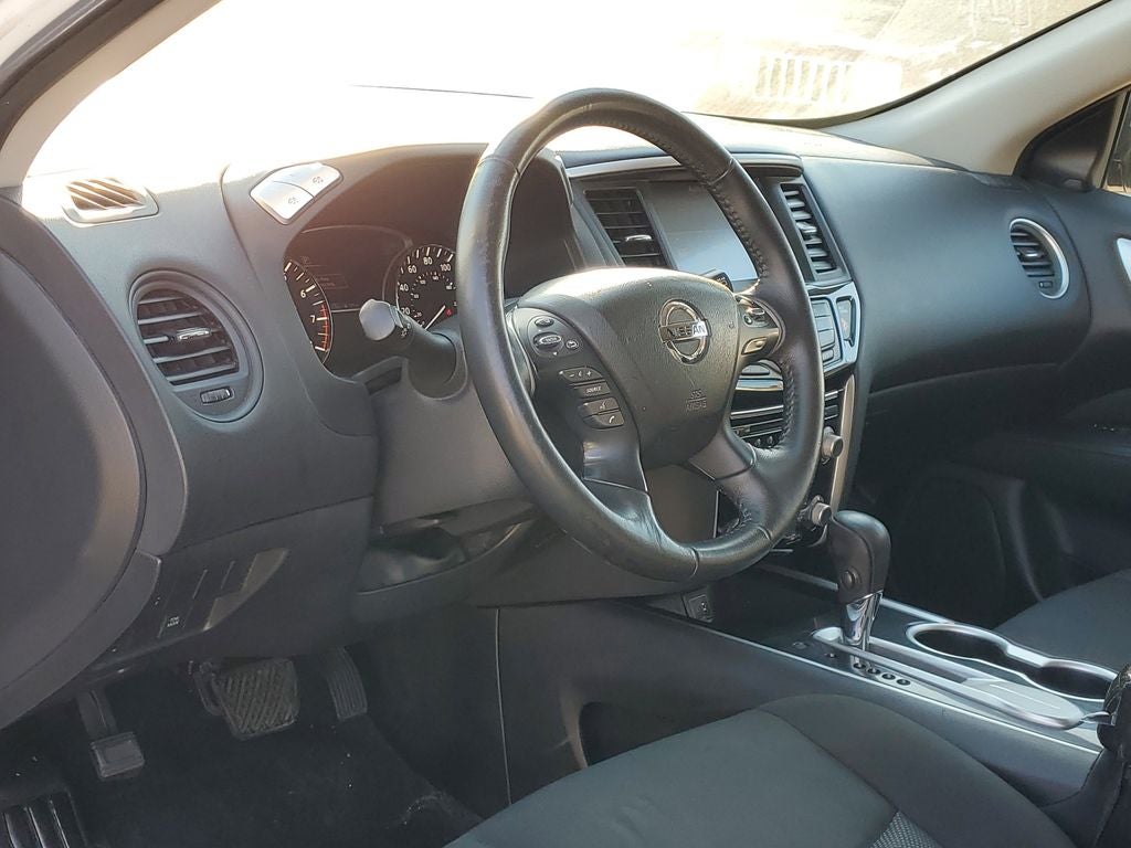 2020 Nissan Pathfinder SV
