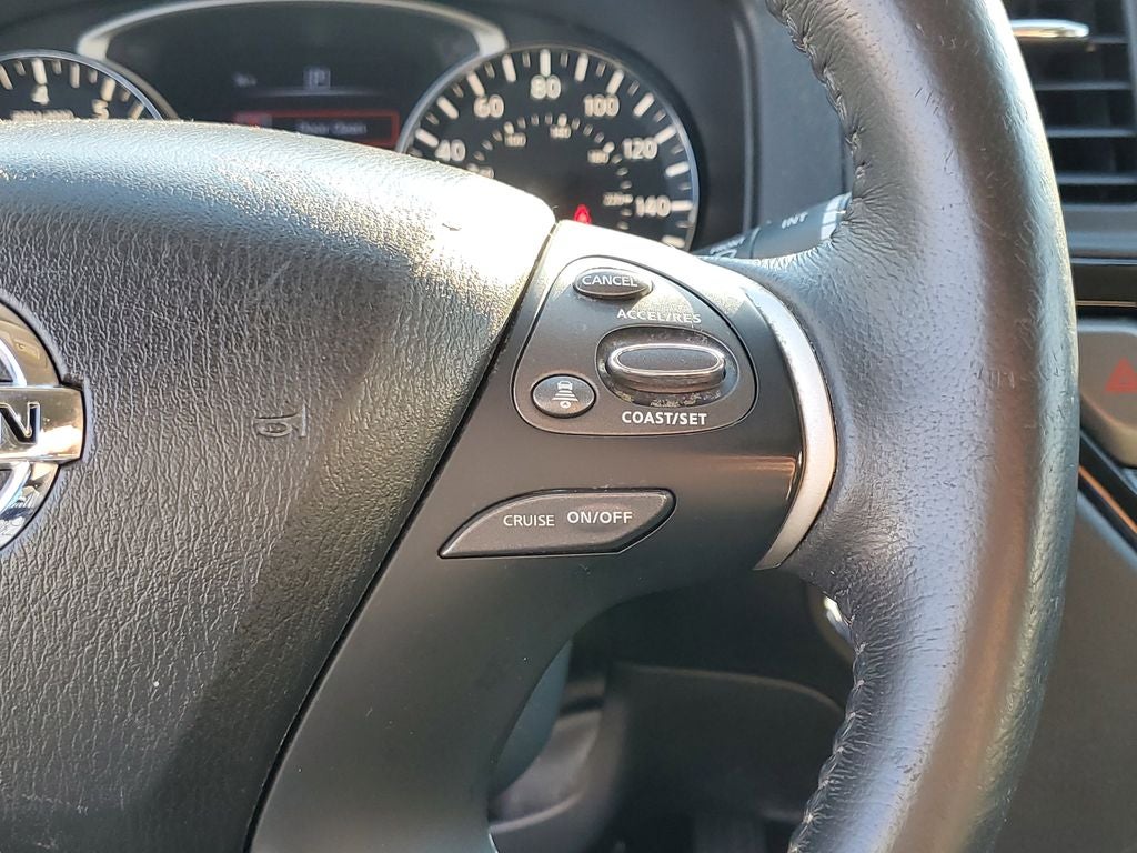 2020 Nissan Pathfinder SV