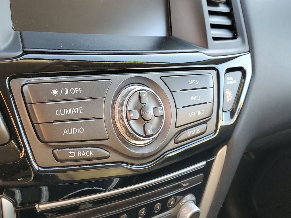 2020 Nissan Pathfinder SV