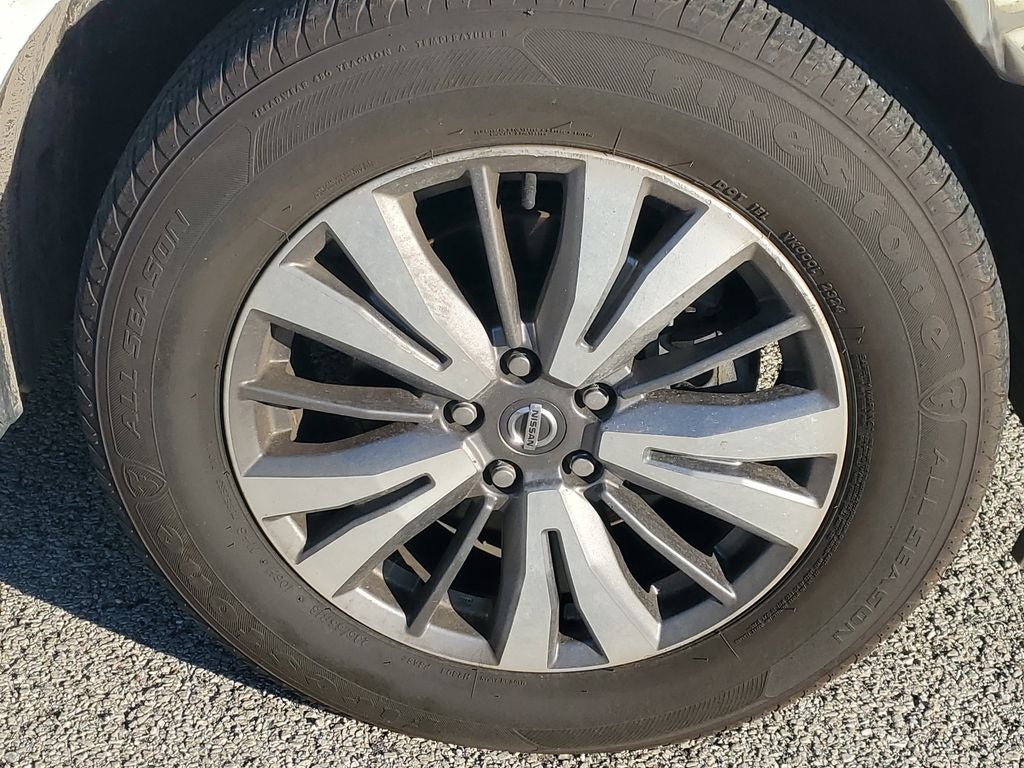 2020 Nissan Pathfinder SV