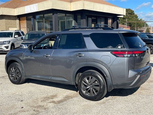 2024 Nissan Pathfinder SV