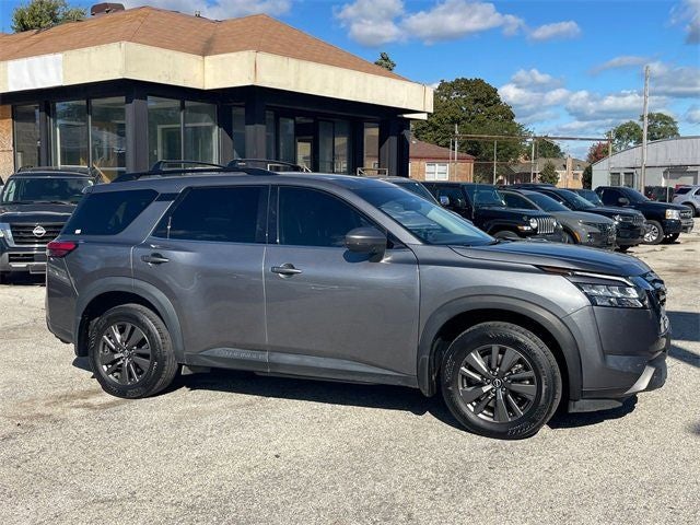 2024 Nissan Pathfinder SV