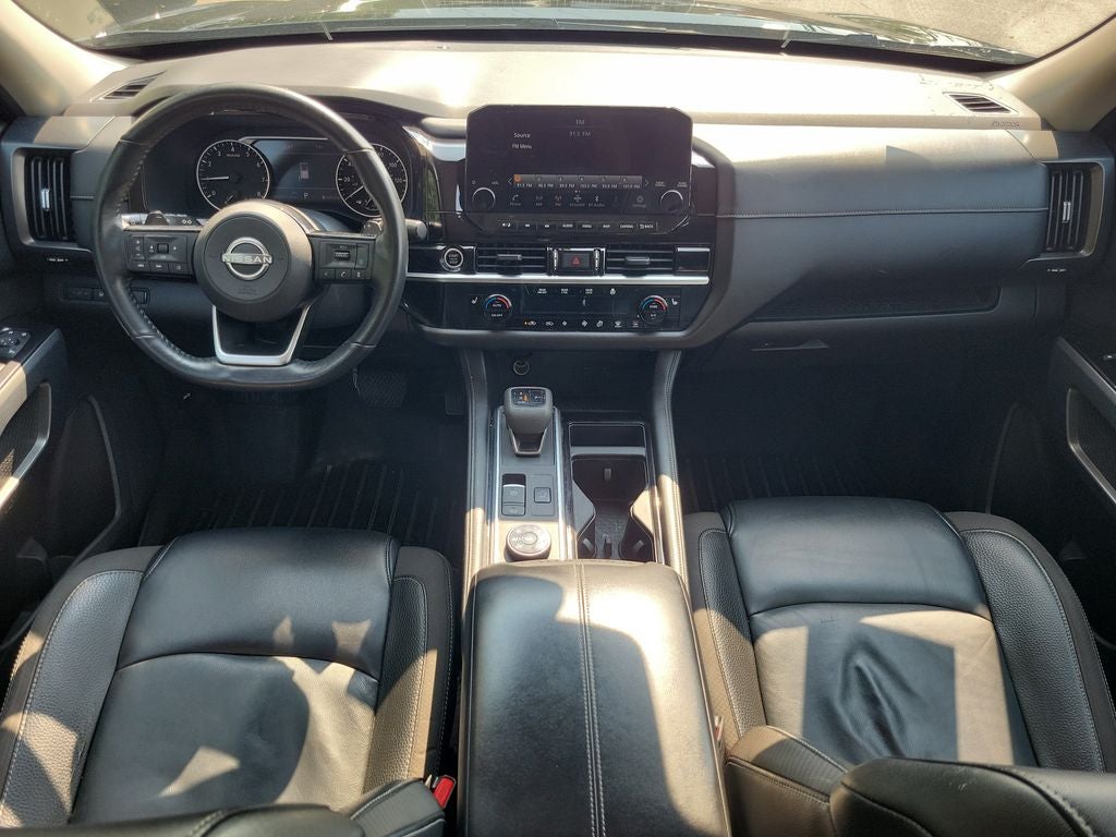 2022 Nissan Pathfinder SL