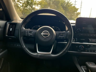 2022 Nissan Pathfinder SL