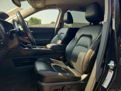 2022 Nissan Pathfinder SL