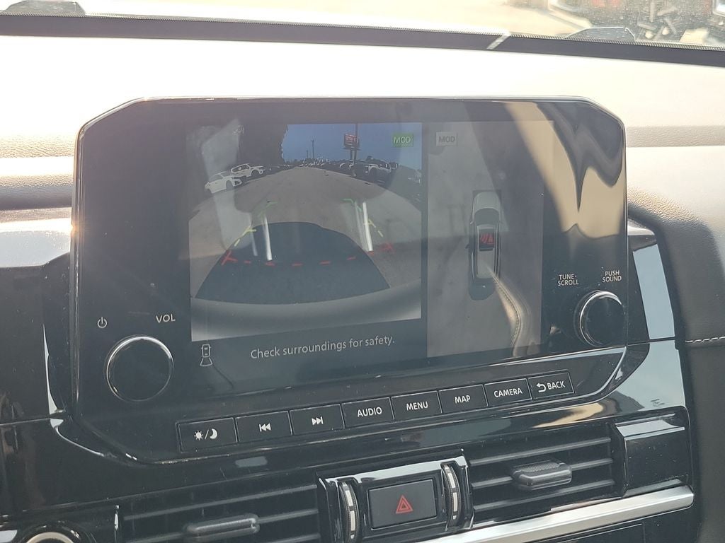 2022 Nissan Pathfinder SL