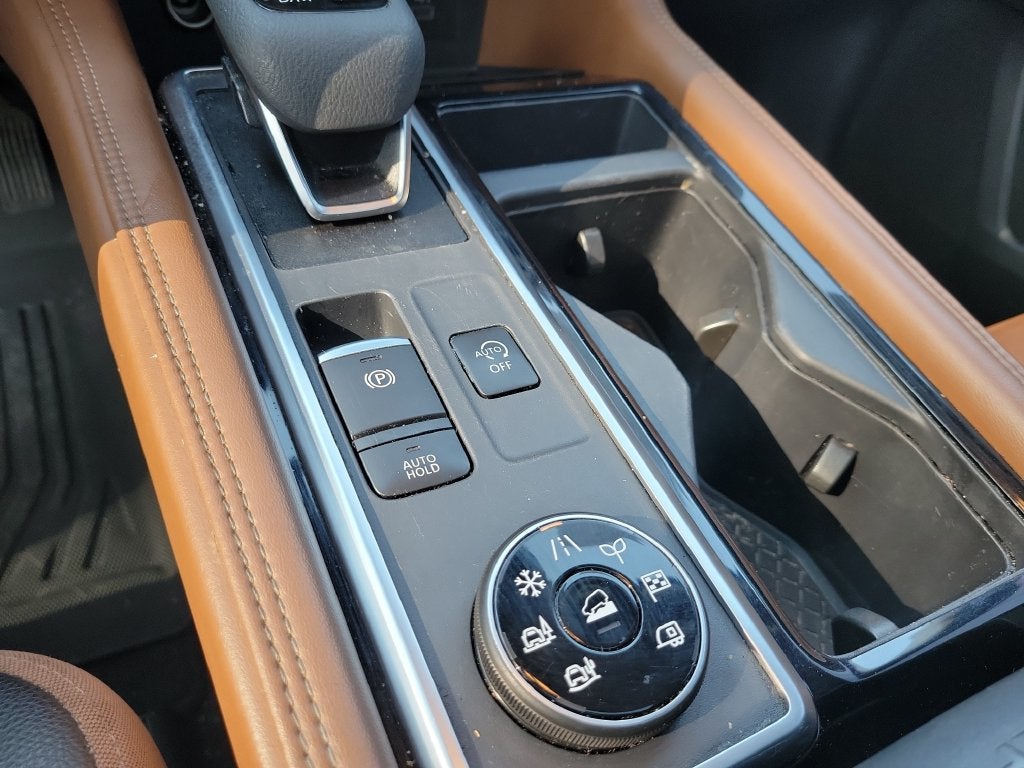 2024 Nissan Pathfinder Platinum