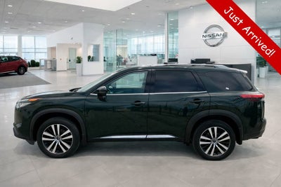 2023 Nissan Pathfinder Platinum