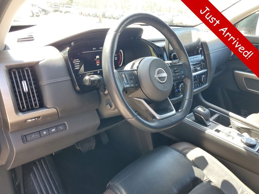 2023 Nissan Pathfinder Platinum