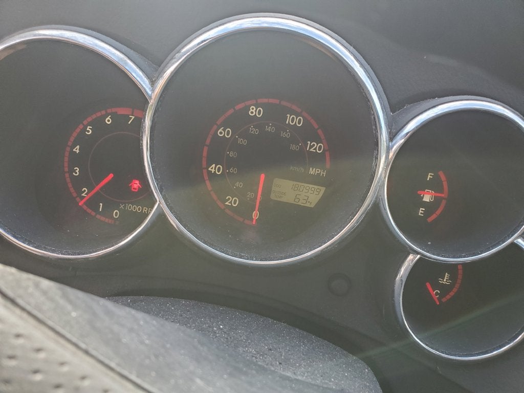 2004 Pontiac Vibe Base
