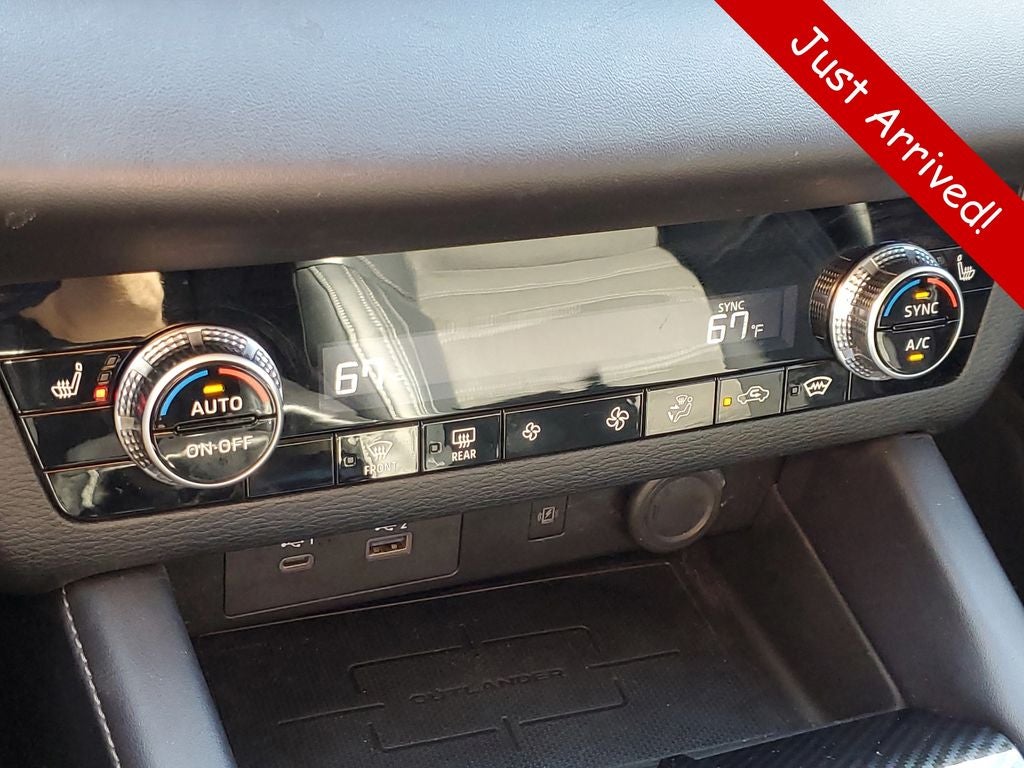 2024 Mitsubishi Outlander SE