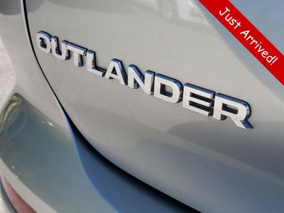 2024 Mitsubishi Outlander SE