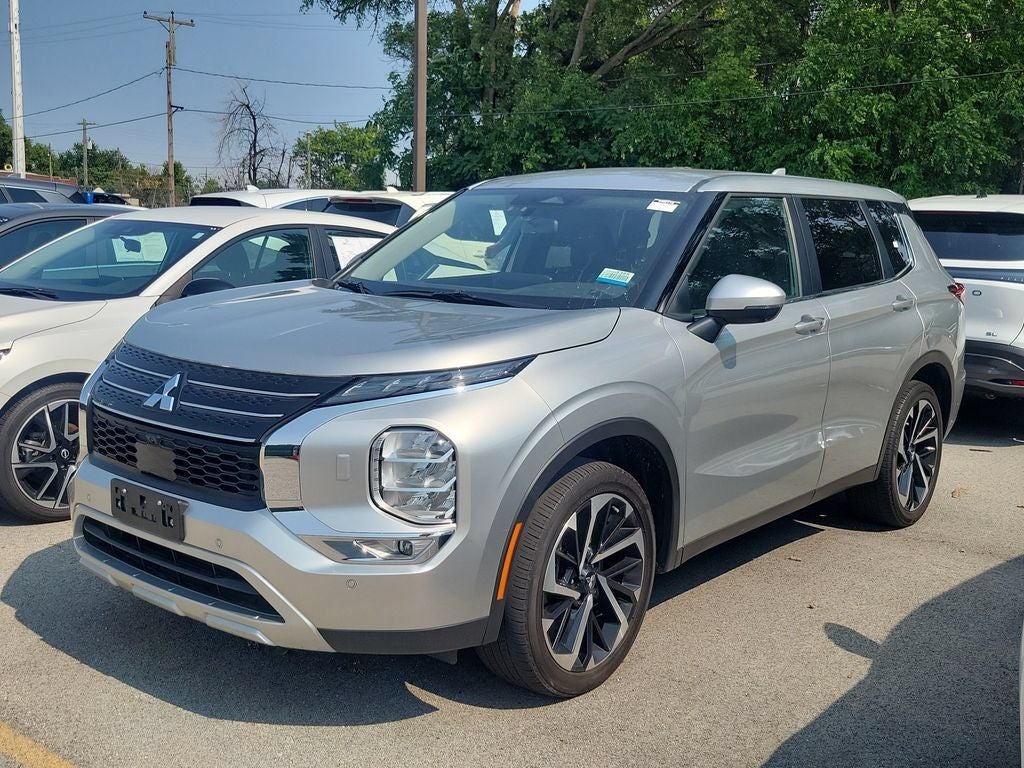 2024 Mitsubishi Outlander SE