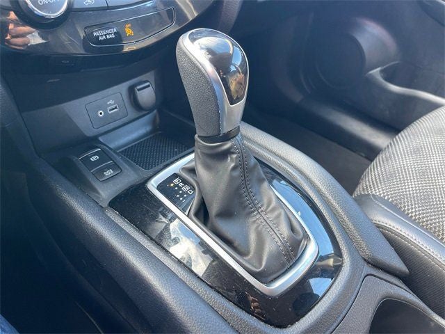 2022 Nissan Rogue Sport SV