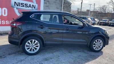 2022 Nissan Rogue Sport SV