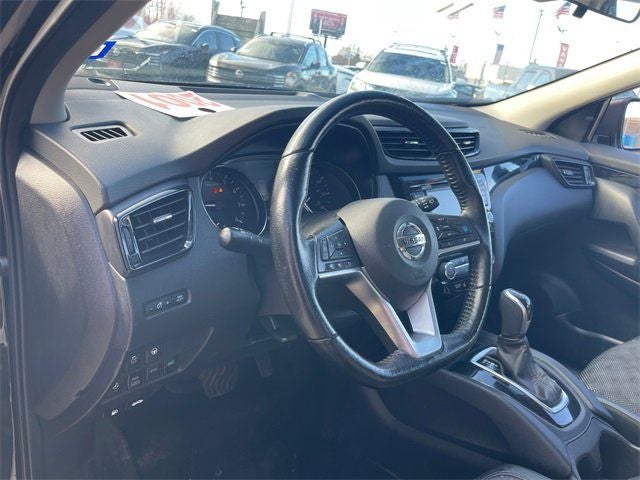 2022 Nissan Rogue Sport SV