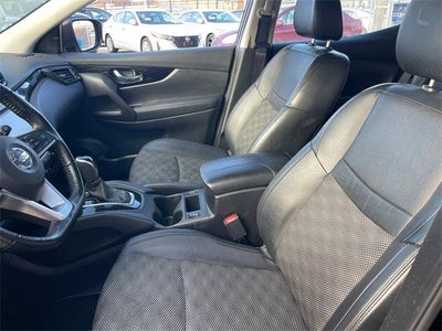 2022 Nissan Rogue Sport SV