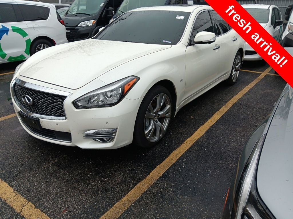 2016 INFINITI Q70 3.7X