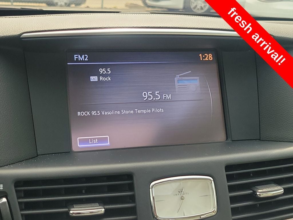 2016 INFINITI Q70 3.7X