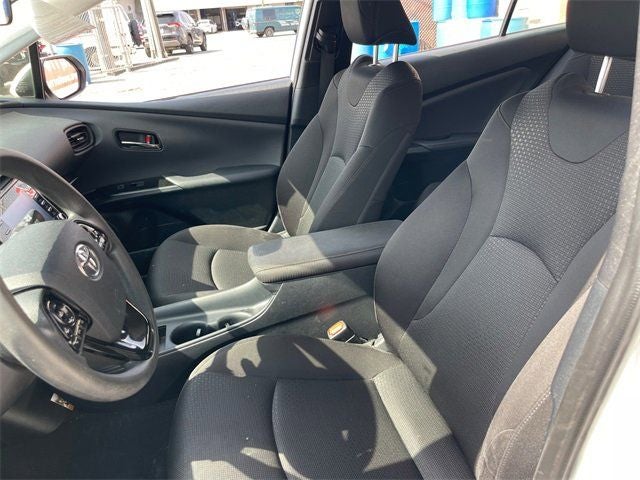 2022 Toyota Prius LE