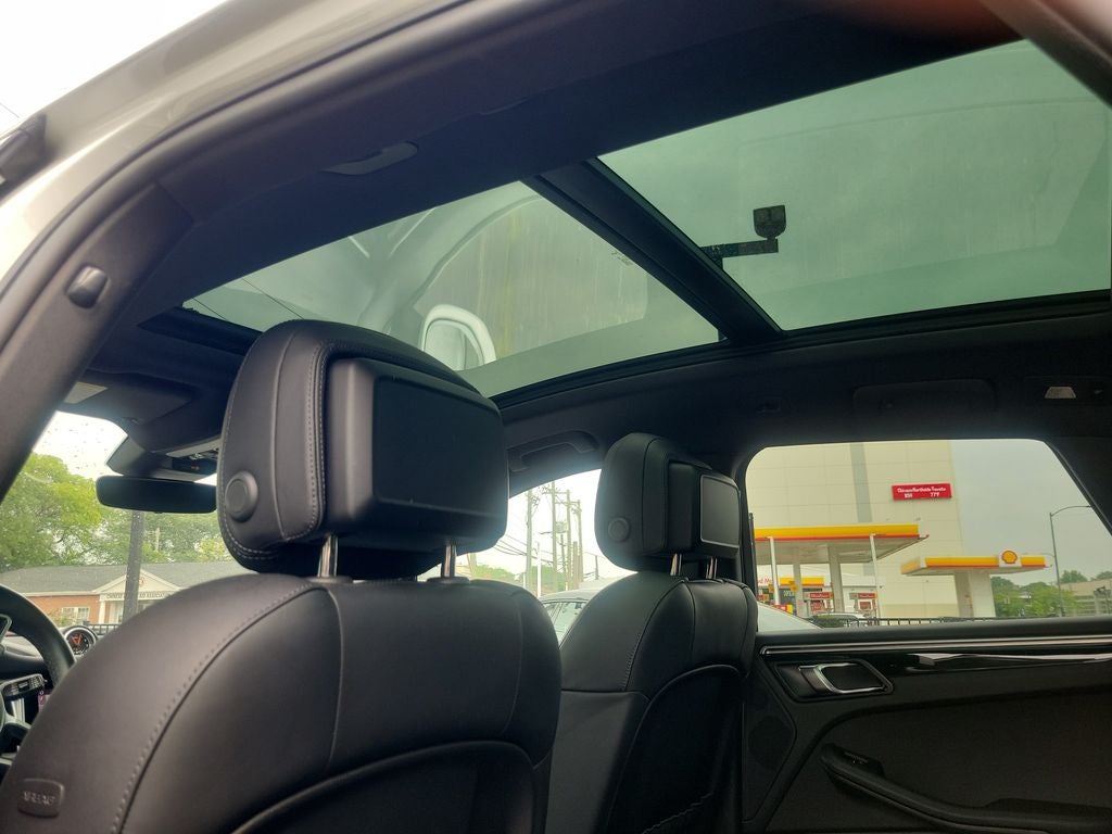 2021 Porsche Macan Base