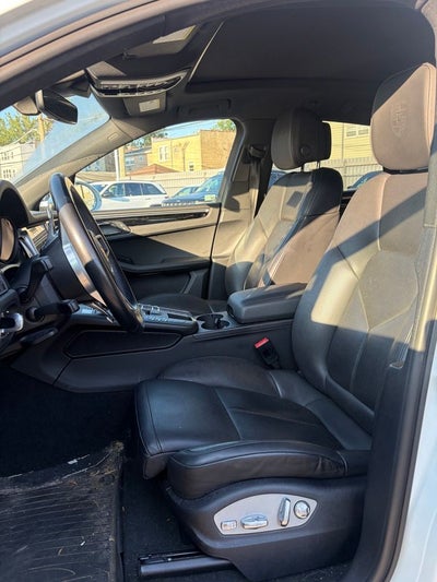 2021 Porsche Macan Base