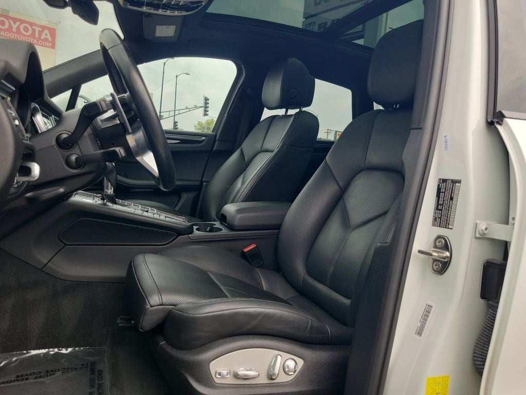 2021 Porsche Macan Base