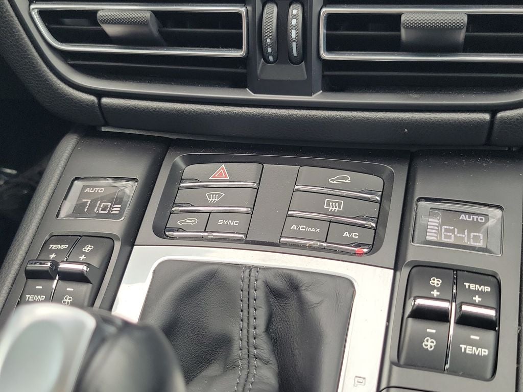 2021 Porsche Macan Base