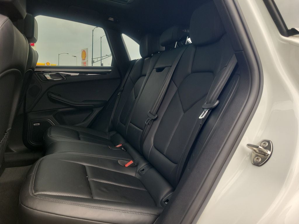 2021 Porsche Macan Base