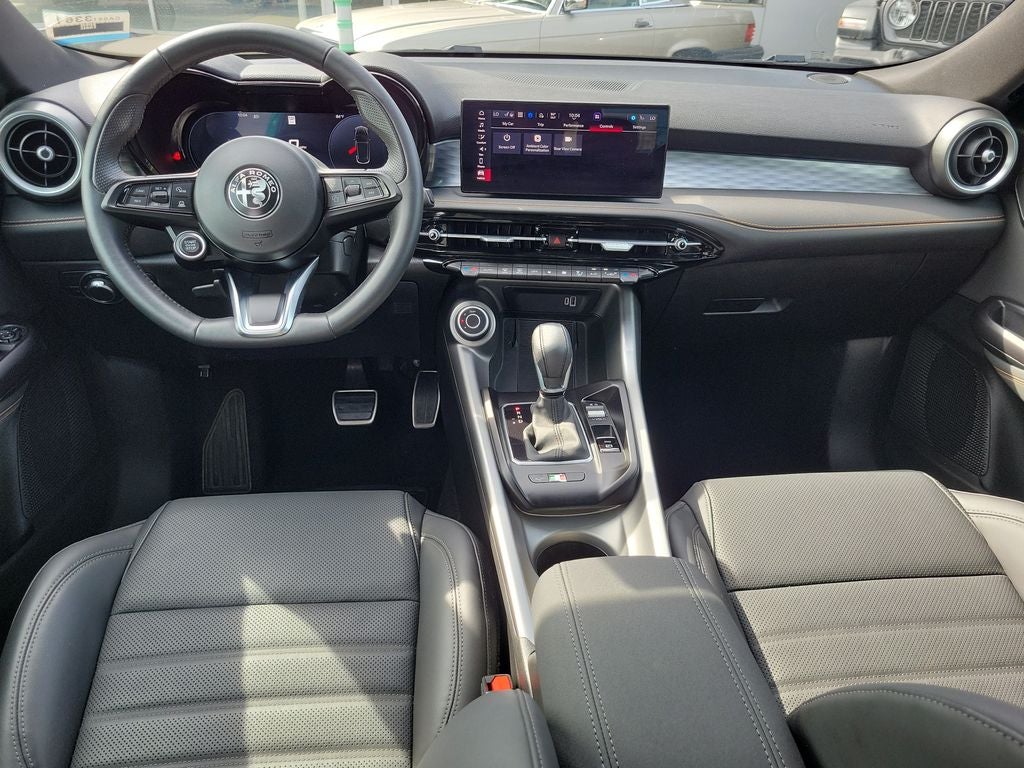 2025 Alfa Romeo Tonale Base