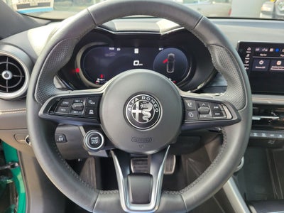 2025 Alfa Romeo Tonale Base