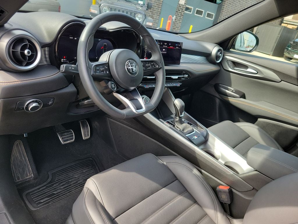2025 Alfa Romeo Tonale Base