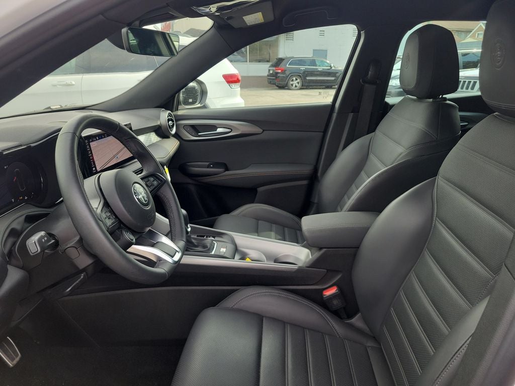 2025 Alfa Romeo Tonale Base