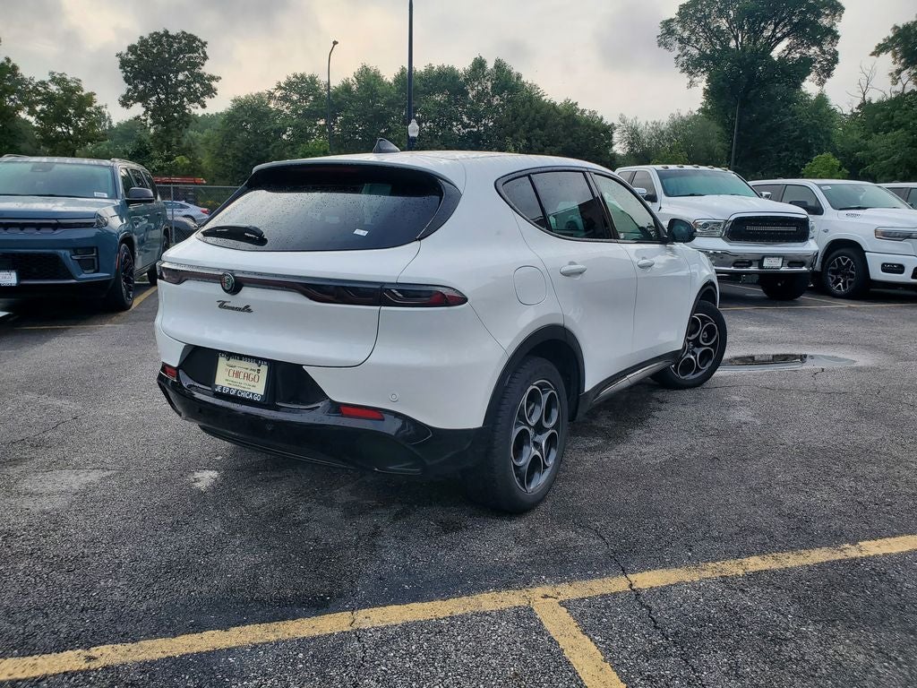 2025 Alfa Romeo Tonale Base