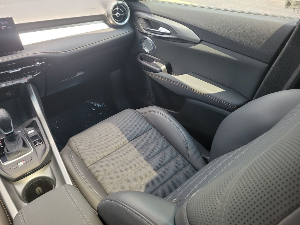 2025 Alfa Romeo Tonale Base