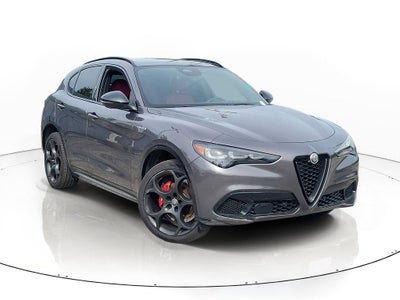 2025 Alfa Romeo Stelvio Base