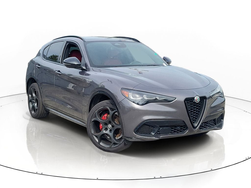2025 Alfa Romeo Stelvio Base