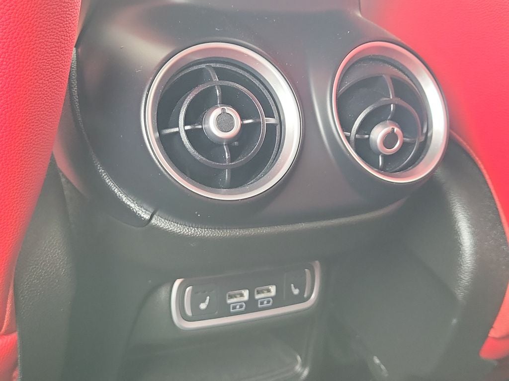 2025 Alfa Romeo Stelvio Base