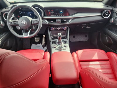 2025 Alfa Romeo Stelvio Base
