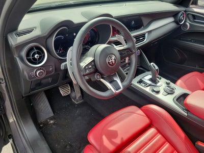 2025 Alfa Romeo Stelvio Base